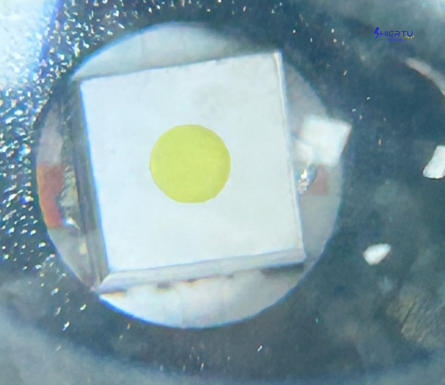 ShiErTu Chất liệu ABS thu ph&oacute;ng k&iacute;nh thi&ecirc;n văn Đ&egrave;n pha &aacute;nh s&aacute;ng mạnh-V591