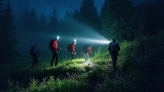 &Aacute;nh s&aacute;ng ngo&agrave;i trời